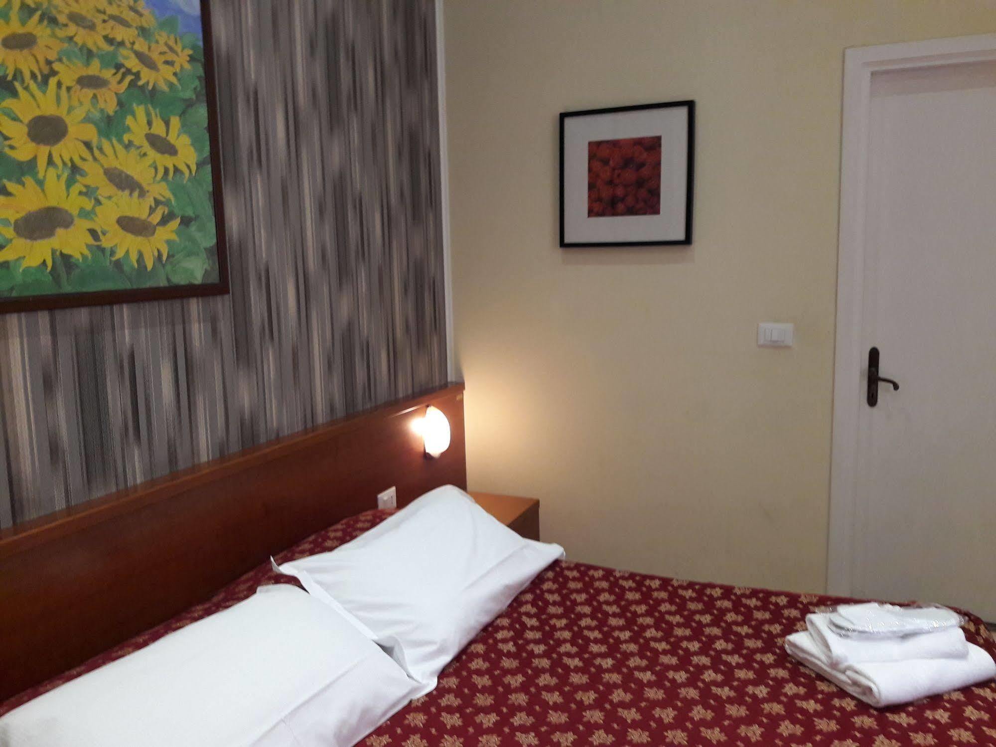 Hotel Mimosa Pantheon روما المظهر الخارجي الصورة